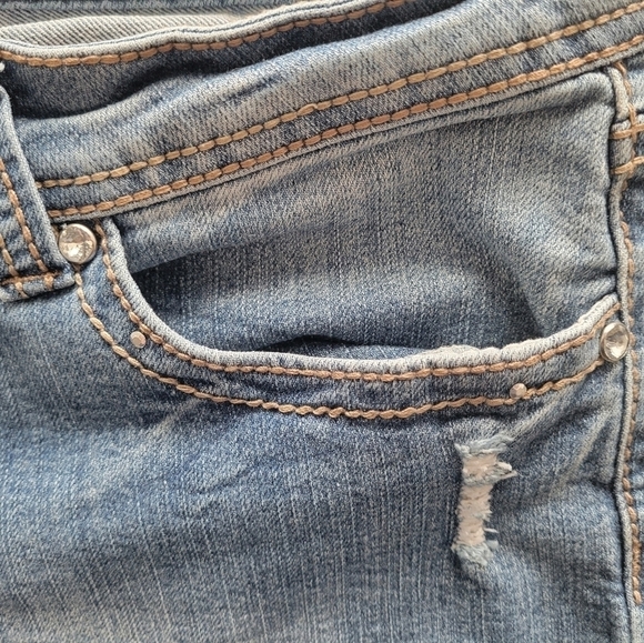 Red Rivet Jeans Shorts - Picture 4 of 5